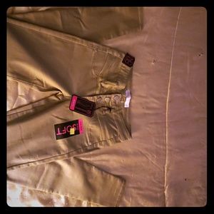 Khaki/tan skinny jeans